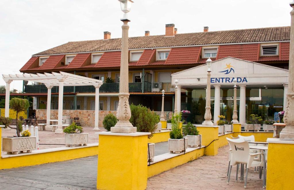 Las Olivas- Borox Aparthotel Sesena Nuevo Exterior photo